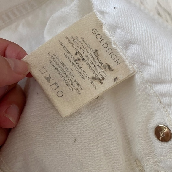 Goldsign White Short - Picture 3 of 7